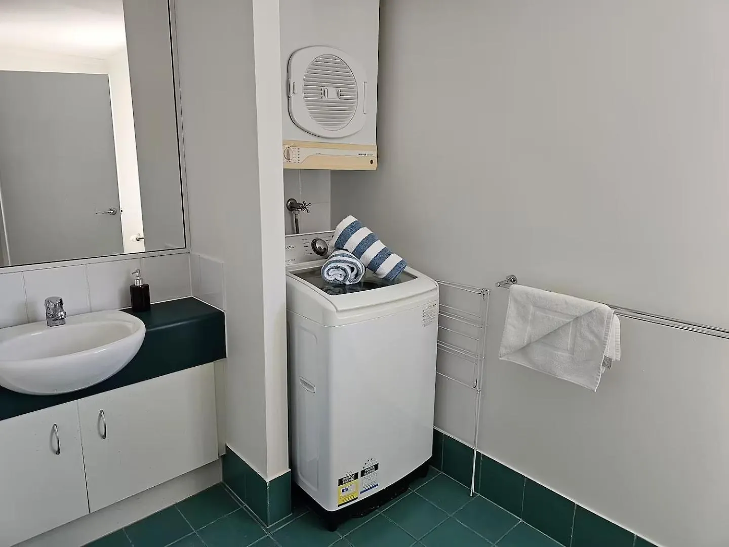 Serene Escape With Resort Amenities Noosaville 0*,  Australia